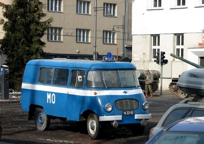 800px-Filmmaking_of_'Black_Thursday'_on_crossway_of_ulica_Świętojańska_and_Aleja_Józefa_Piłsudskiego_in_Gdynia_-_008.jpg