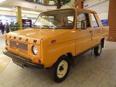 1200px-FSR_Tarpan_237S_during_„XXX_lat_motoryzacji_PRL”_exhibition_at_Bonarka_City_Center_in_Kraków.JPG